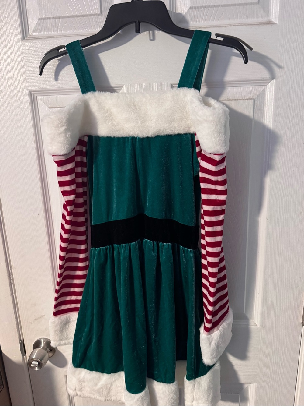 Holiday Elf Girls Costume Dress with Red Bow Accents New Without Tag - Picture 2 of 2